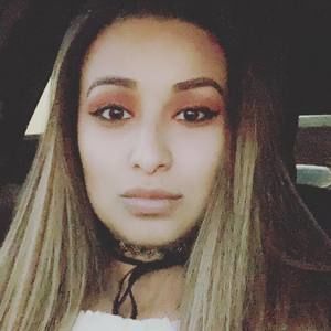 Meet your Posher, Cecelia